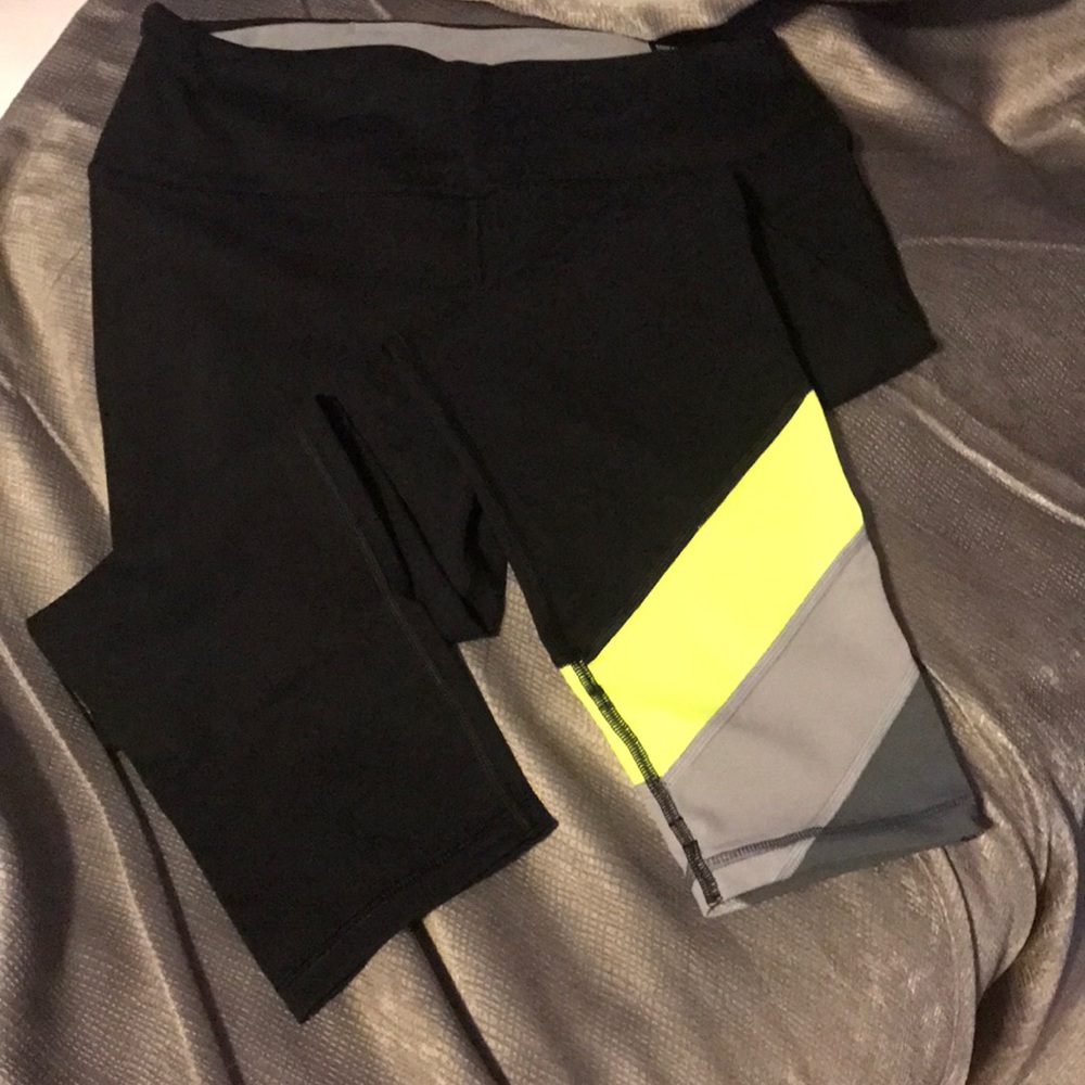 VS knockout Capris